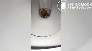 Gf Pooping 03
