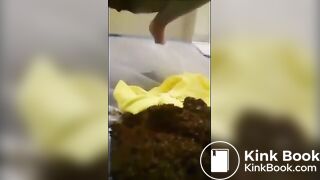 Woman Shits Her Yellow Panties