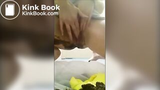 Woman Shits Her Yellow Panties