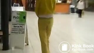 poop yellow pant