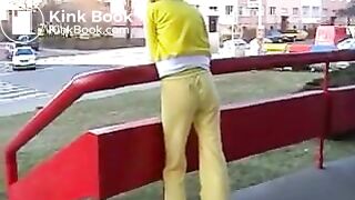 poop yellow pant