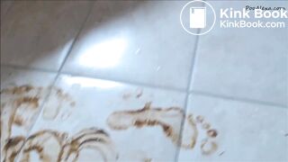 Cute Lady Panty Poop.