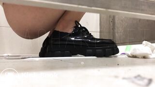 Very Beautiful girl shitting toilet voyeur