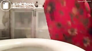 Diarrhea on the floor - video 2