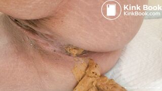 Creamy ebony poo - video 3