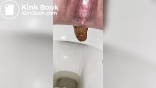 Grunting while poop hard