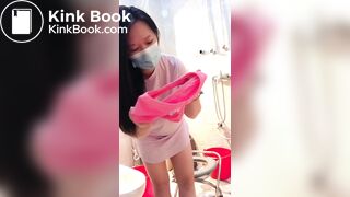 My girl taking a shit for me