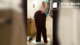 Pawgs standing sloppy poop