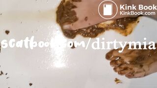 SMEARING MY OWN DIARRHEA ALL OVER MY ASS