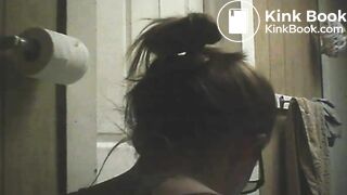 Porn on pooping girlfriend