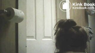 Porn on pooping girlfriend
