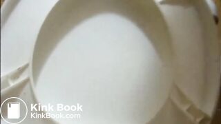 Girl takes a shit - video 4