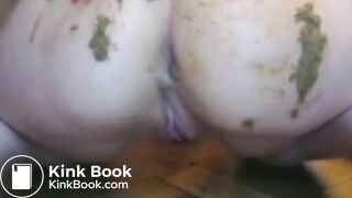 18 year old Vietnamese girl rubs her shit on her ass 2