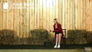 Milena Shaking orgasms in the dung