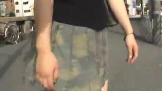 public pooping on the road