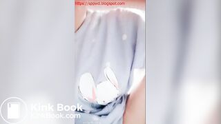 Adorable Chinese pooper