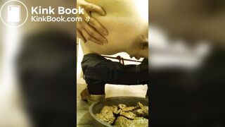 sexy mature woman pooing and peeing - video 2