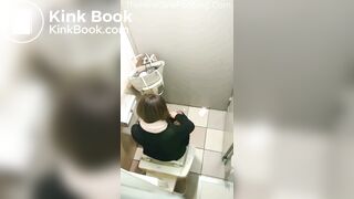 Japanese girl pee and poop