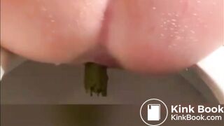 Constipated American Teen Poop and Fart on the Toilet