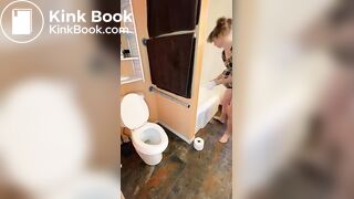 Беременная девушка поносит