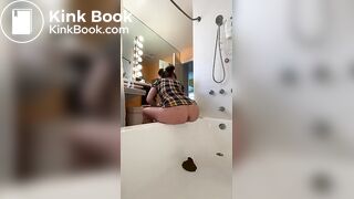 Беременная девушка поносит