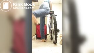jeans pooping - video 4