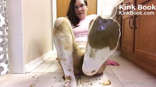 Cute Girl Dildos Dirty Pussy