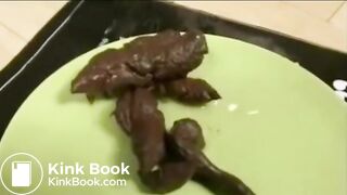 Marion shits on a plate 2