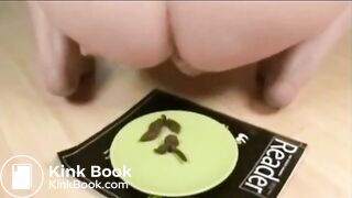 Marion shits on a plate 2