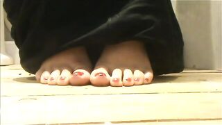 Toilet plops - video 2