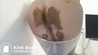 Super hot and sexy girl panty pooping