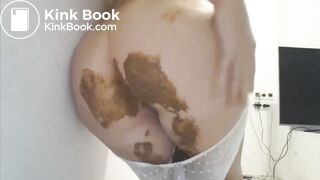 Super hot and sexy girl panty pooping