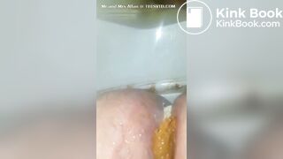 wife shitting - video 5