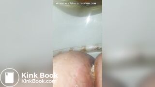 wife shitting - video 5