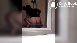 Girl pooping - video 133