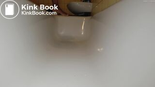 Creamy ebony shit in bath