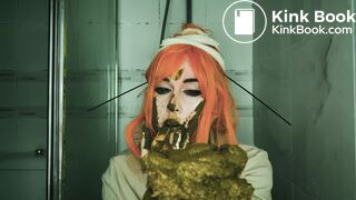 Dirty scat performer plays with her shit in the bathroom