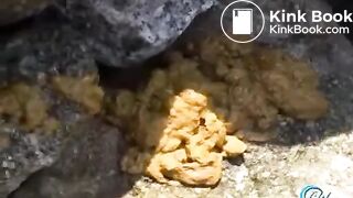 ＯＬが外出中にトイレ我慢できずに野下痢