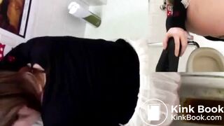 girl diarrhea in cafe toilet - video 2