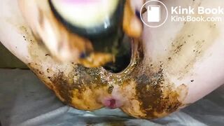 sexy Russian woman shitted and pissed - video 2