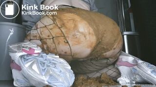 Nasty pawg soils herself