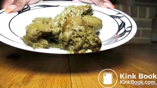 Thicc ebony shitting