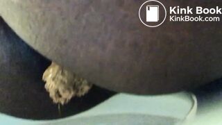 Phat ass ebony drops some logs