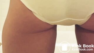 Pooping yellow panties