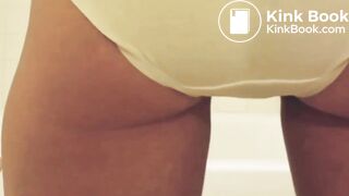 Pooping yellow panties