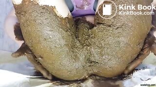 Woman with a Dirty Unwashed Smegma Pussy and Dirty Panties Shits