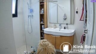 Girl needs to shit after cleaning up