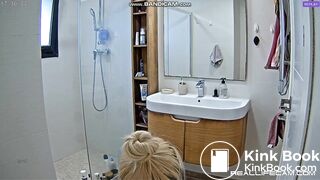 Girl needs to shit after cleaning up