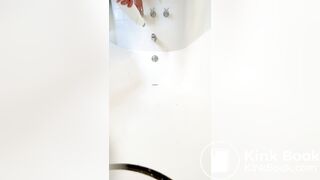10/10 Bath Pooping Brunette