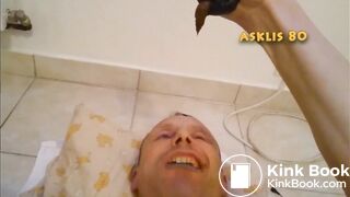 VOYEUR+ SCAT N 10 FARMING AND EATING SHIT OF TWO GIRLS.